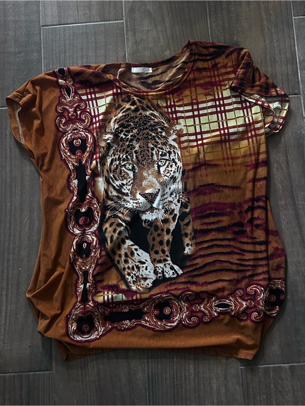 Leopard Face Graphic Tee in Rust and Burgundy Tones
